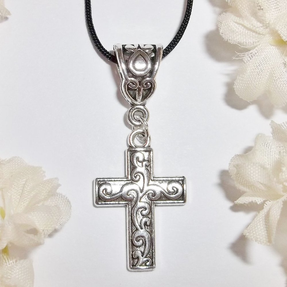 Silver Cross Necklace Simple Unisex Fashion Accessory Adjustable Length 7281